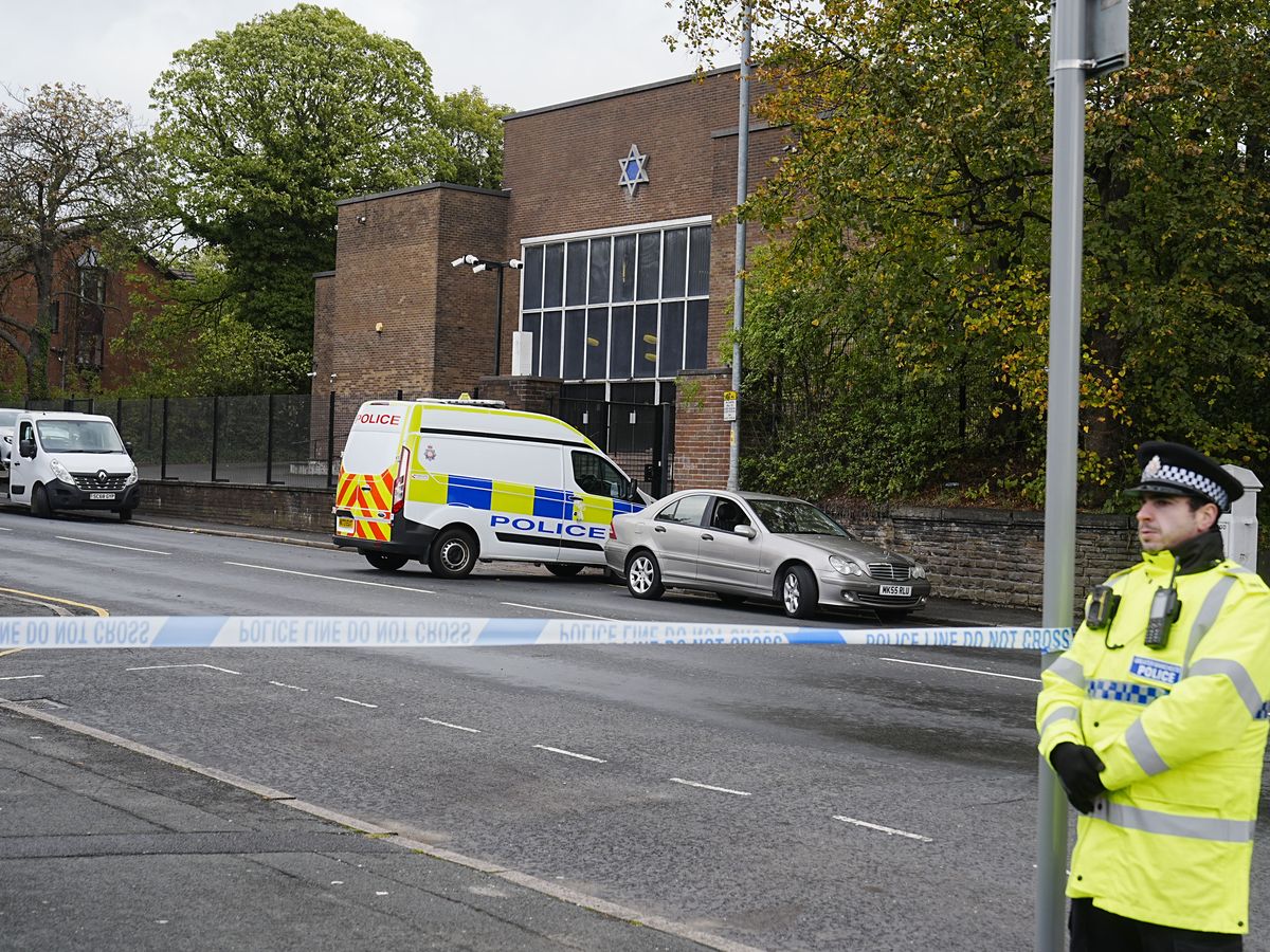 Synagogue attack victim died of multiple knife wounds, inquest told
