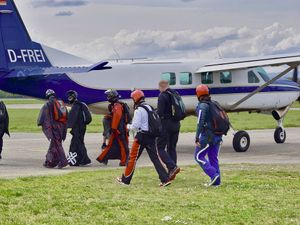 Supporting image for story: Four women taking on sky dive to raise funds for charity 