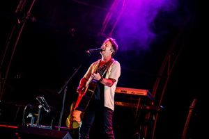 Chesney Hawkes sang the Nik Kershaw penned 'The One and Only'