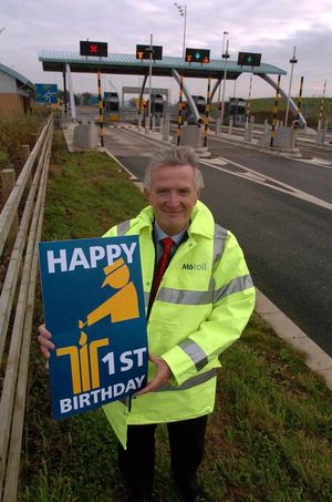 Tom Fanning celebrates the M6 Toll Road's first birthday