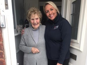 Supporting image for story: Kind cabbies deliver free food parcels