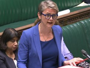 Supporting image for story: First migrant returns under UK-France deal ‘to begin this month’