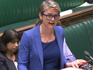 Supporting image for story: First migrant returns under UK-France deal ‘to begin this month’