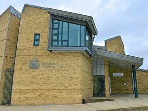 Supporting image for story: Lab worker sent sex chat to police officer he thought was 13-year-old girl