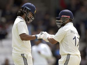 Supporting image for story: KL Rahul and Rishabh Pant build huge lead for India at Headingley