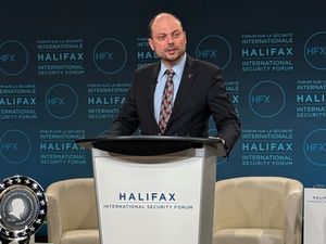 Supporting image for story: Putin critic Vladimir Kara-Murza receives award at Canadian security forum