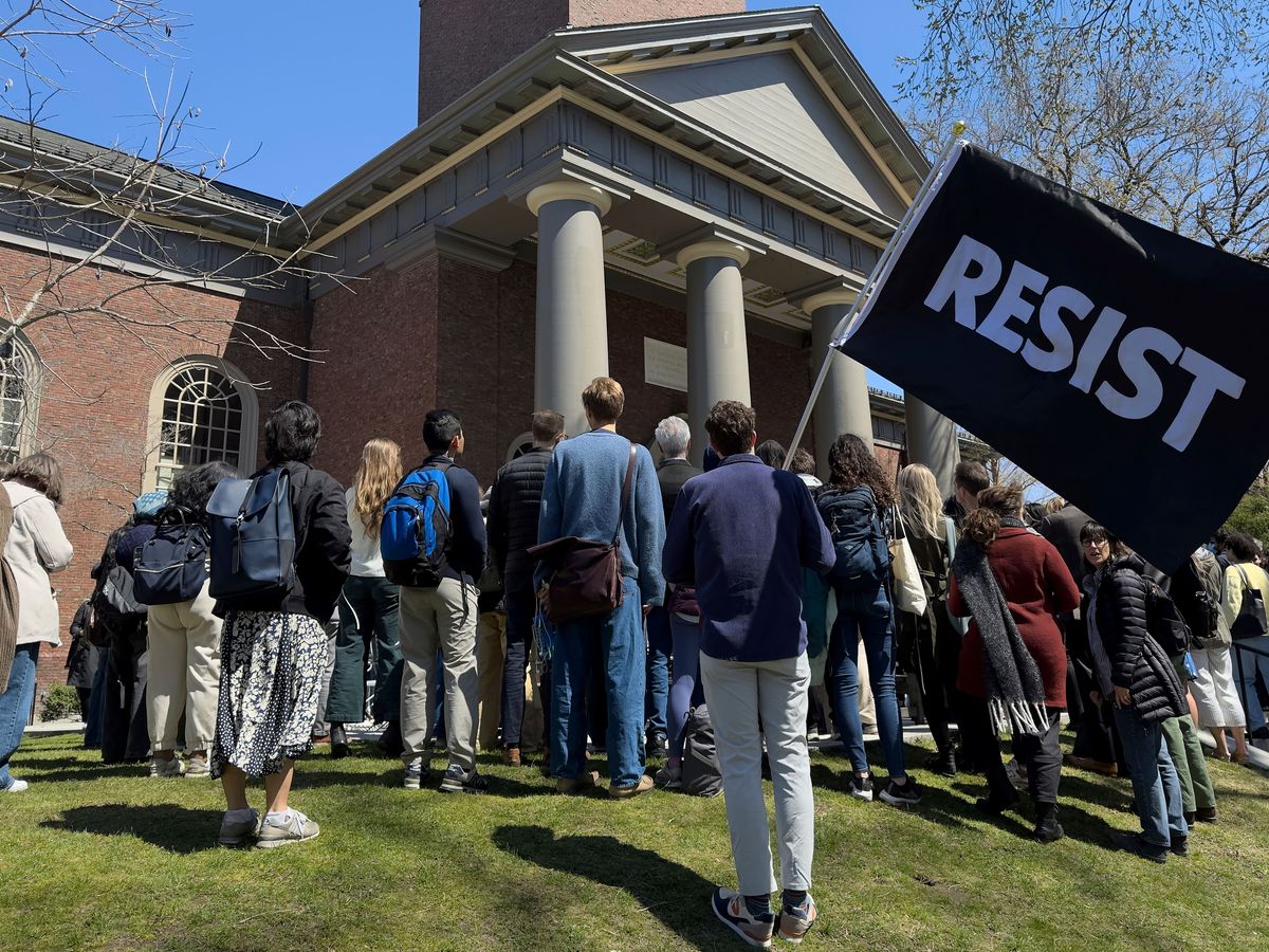 Harvard sues Trump administration to stop the freeze of £1.6 billion in grants
