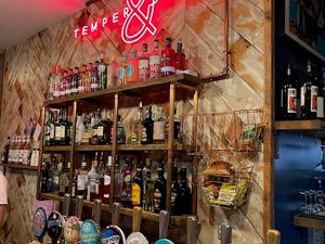 Supporting image for story: I discovered deliciously soulful Caribbean dishes in one of the West Midlands' most charming traditional pubs