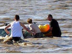 Supporting image for story: Tide victims tell of holiday car nightmare