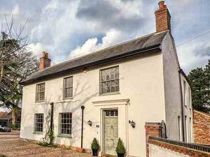 Supporting image for story: The Elm Tree luxury bed and breakfast, Lincolnshire Wolds - travel