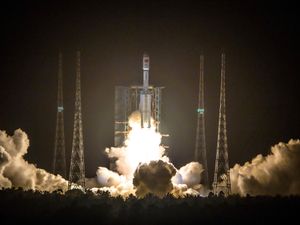 Supporting image for story: China to send three astronauts to its space station in June