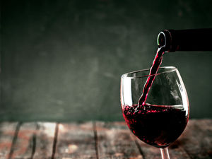 Supporting image for story: English wine to be celebrated at Wolverhampton vineyard event 