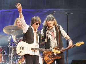 Supporting image for story: Johnny Depp announces collaborative album with Jeff Beck