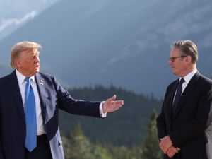 Supporting image for story: Trump meets with military leaders over Iran, after PM insists he wants peace