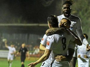 Supporting image for story: Hitchin v Telford: Kevin Wilkin calls for professional job at out-of-sorts Hitchin