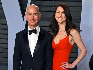 Supporting image for story: Amazon founder Jeff Bezos to divorce from wife after 25 years of marriage