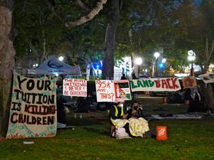 Supporting image for story: Police surround pro-Palestinian encampment on Californian university