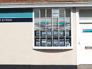 Supporting image for story: Slump forces estate agent closure