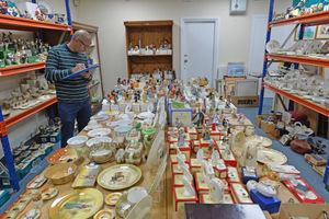 Auctioneer Dave Fergus working his way through the collection 