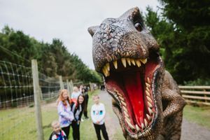Hoo Zoo and Dinosaur World hosted the Jurassic Park Motor Pool for a screening of the classic film