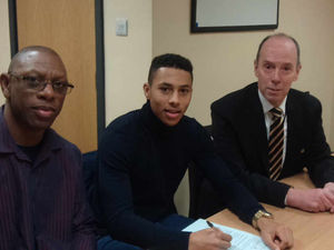 Supporting image for story: Aaron Simpson seals move to Wolves