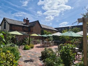 The Black Bear, Whitchurch
