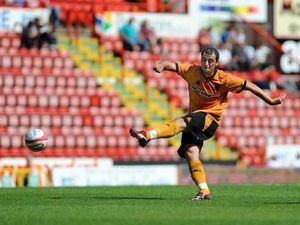 Supporting image for story: Wobbly Wolves fail to shape up