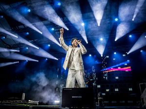 Supporting image for story: Chart toppers light up Llangollen