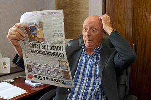 24 Carrott gold - Jasper likes to keep abreast of the local news