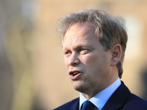 Supporting image for story: Quarantine measures could be extended to other countries – Transport Secretary