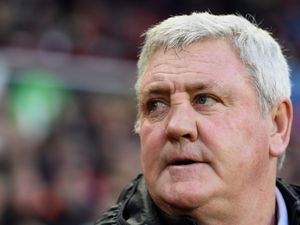 Supporting image for story: Steve Bruce: Aston Villa need to give their 'heads a wobble'