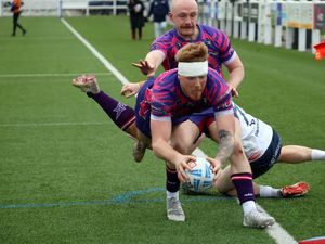 Supporting image for story: Slow start leaves Midlands Hurricanes with too much to do as winning run comes to an end