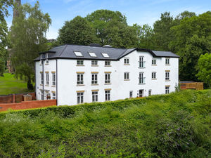 Supporting image for story: Signs it's time to downsize to an apartment in Lichfield