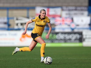 Supporting image for story: Wolves Women extend their winning run to close the gap at the top