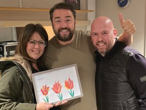 Supporting image for story: Comedian and actor Jason Manford stops-off at Shropshire children's hospice on the way to Shrewsbury show