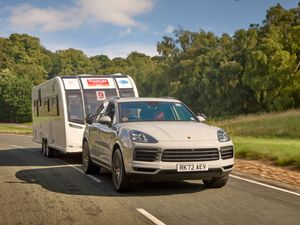 Supporting image for story: Porsche Cayenne E-Hybrid named Towcar of the Year