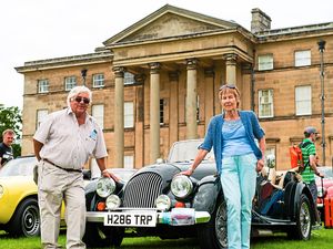 Supporting image for story: Classic cars rev up for hospice