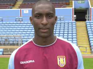 Supporting image for story: Jlloyd Samuel: Family pays tribute to tragic Villa star