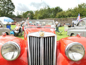Supporting image for story: Hundreds descend on classic car show in Dudley Castle