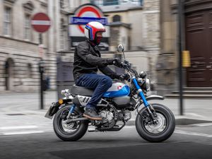 Supporting image for story: Honda Monkey arrives with new air-cooled engine for 2022