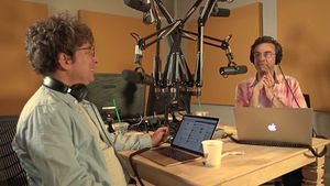 Stephen Dubner records a Freakonomics podcast