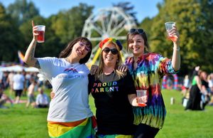 Lora Spencer, Tina Bardley and Rachel Bradshaw enjoying some fun in the sun