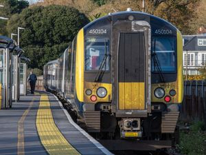 Supporting image for story: Minimum age for train drivers to be lowered to 18 amid shortage