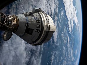 Supporting image for story: Boeing to fly empty capsule back to Earth without two Nasa astronauts