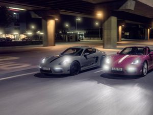 Supporting image for story: Porsche adds new Style Edition to 718 range