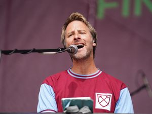 Chesney Hawkes sings on stage