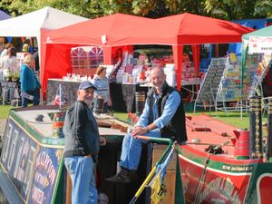 Supporting image for story: Work begins to bring back popular canal festival