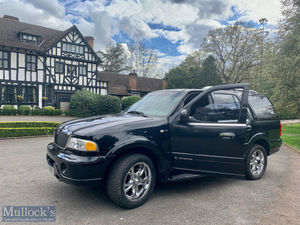 Supporting image for story: Superstar David Beckham's eye-catching old car to be auctioned off in Shropshire