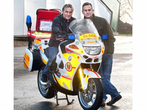 Supporting image for story: Superbike star Carl Fogarty backs blood service