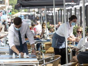 Supporting image for story: National Living Wage to rise to £9.50 an hour